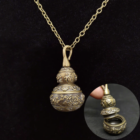 Tibetaanse urn hanger